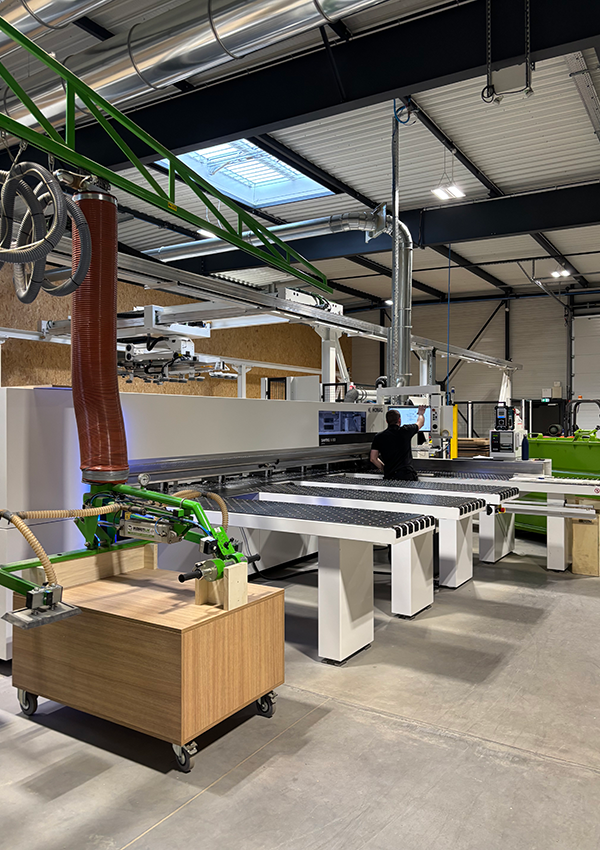 operateur-scie-numerique-efi-design-